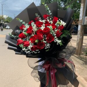 The Midnight Velvet Rose Bouquet