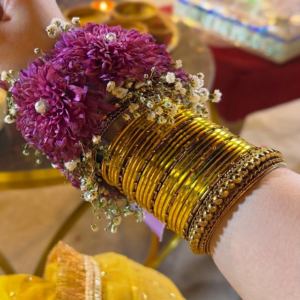 Violet Mehndi Gajra