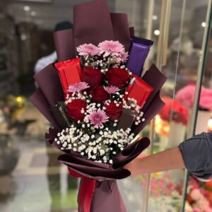 Midnight Velvet Rose & Chocolate Indulgence Bouquet