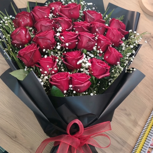 Midnight Elegance: Premium Red Rose Bouquet